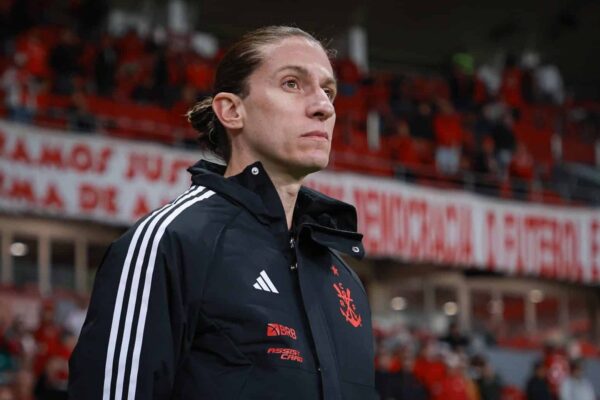 Filipe Luís é demitido no vestiário do Flamengo