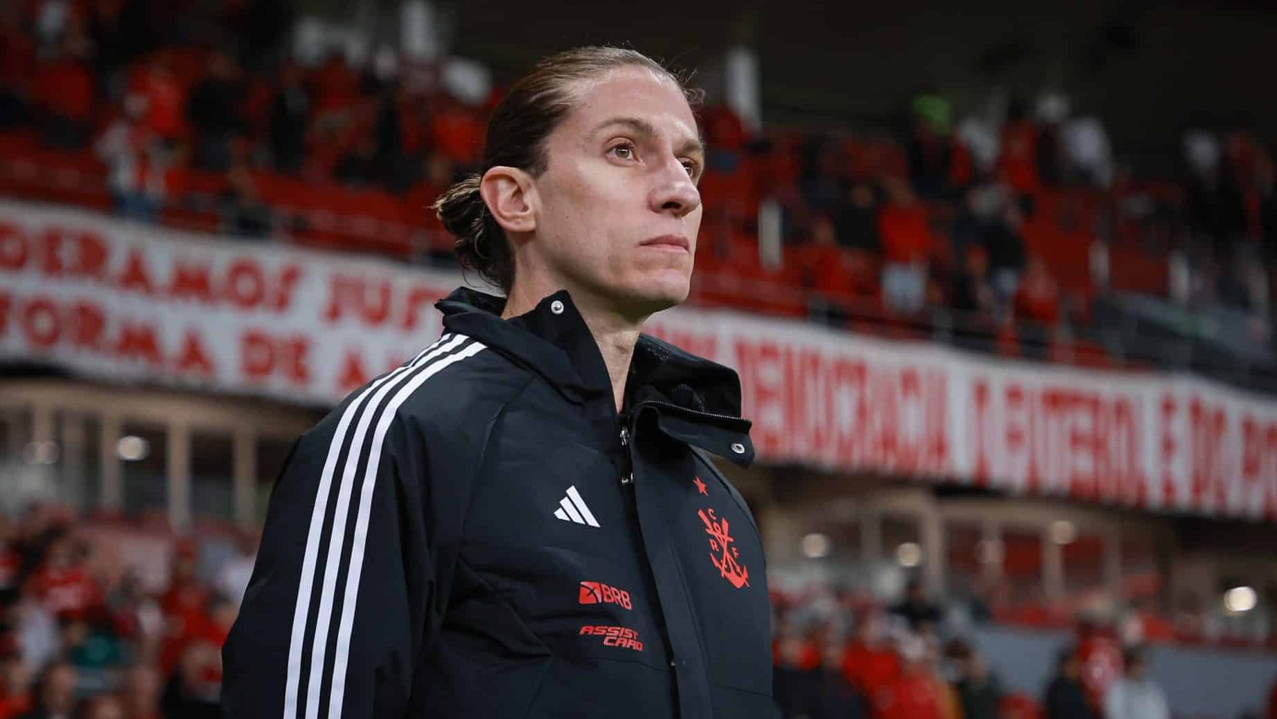 Filipe Luís é demitido no vestiário do Flamengo
