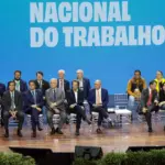 Lula defende fim da escala 6×1 e propõe negociação entre patrões, empregados e governo