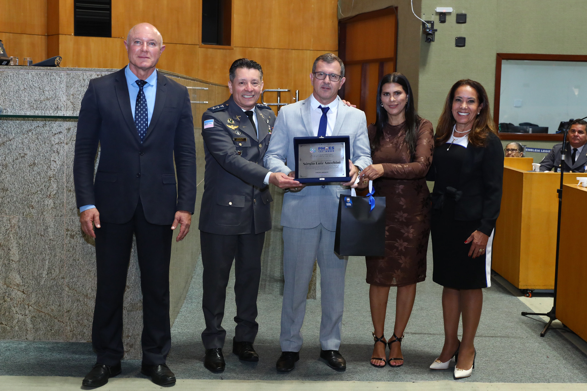 Capitão Assumção e Ales prestam homenagem aos 191 anos da Polícia Militar com a entrega da Medalha Alferes Tiradentes a Praças e Oficiais