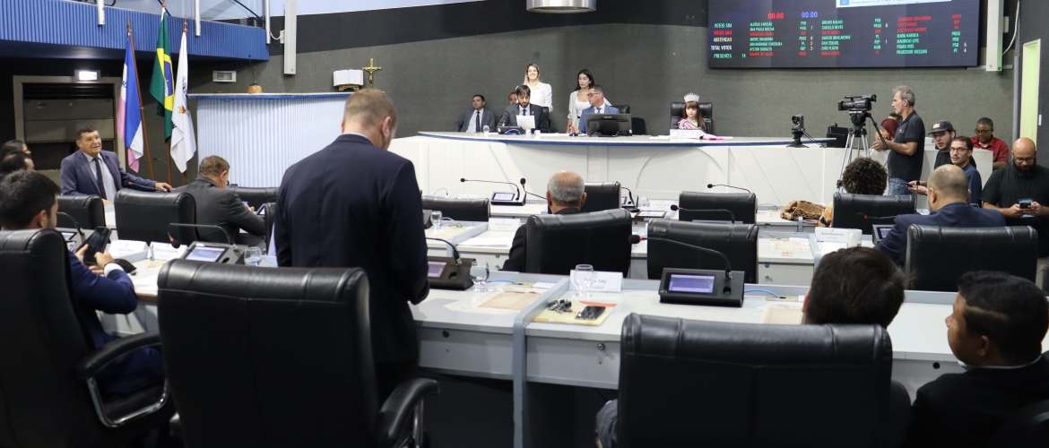 Chamados de ‘traidores’, vereadores já falam em CPI para investigar ‘milícias digitais’ na Prefeitura de Vitória