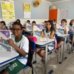 Alunos da rede municipal recebem material estruturado para fortalecer a aprendizagem em Cariacica