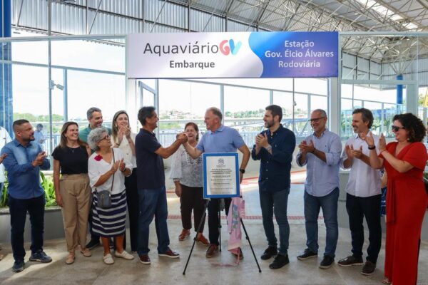 Até no último dia de trabalho, governador do Espírito Santo manteve o ‘pique’ do Casão
