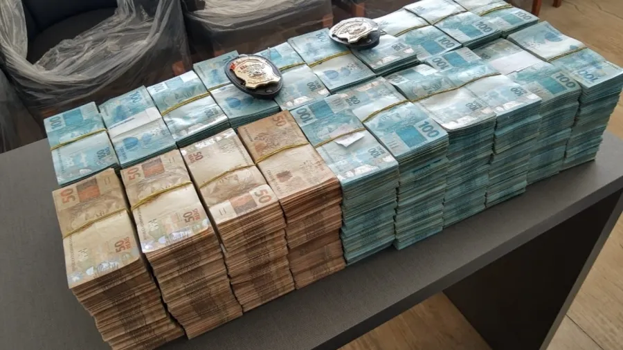 Para pagar dívida de campanha, prefeito capixaba pressiona Câmara de Vereadores a assinar contrato com empresário