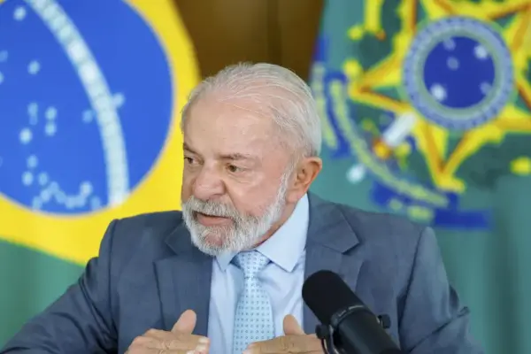 Lula assina decreto para contratação de 1.000 policiais federais