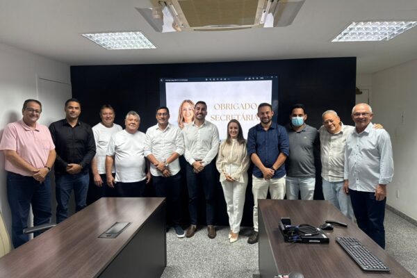 Emoção, gratidão e elogios na despedida de Emanuela Pedroso da Secretaria do Governo