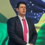 Prefeito mineiro acusado de ameaçar ex usava drone e servidores para vigiá-la