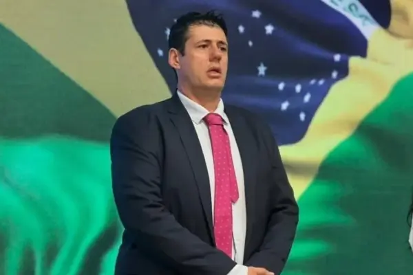 Prefeito mineiro acusado de ameaçar ex usava drone e servidores para vigiá-la