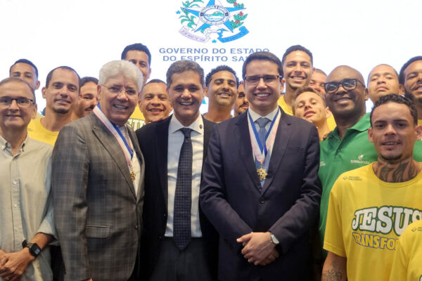 Governador entrega comendas da Ordem do Mérito Jerônymo Monteiro a lideranças religiosas
