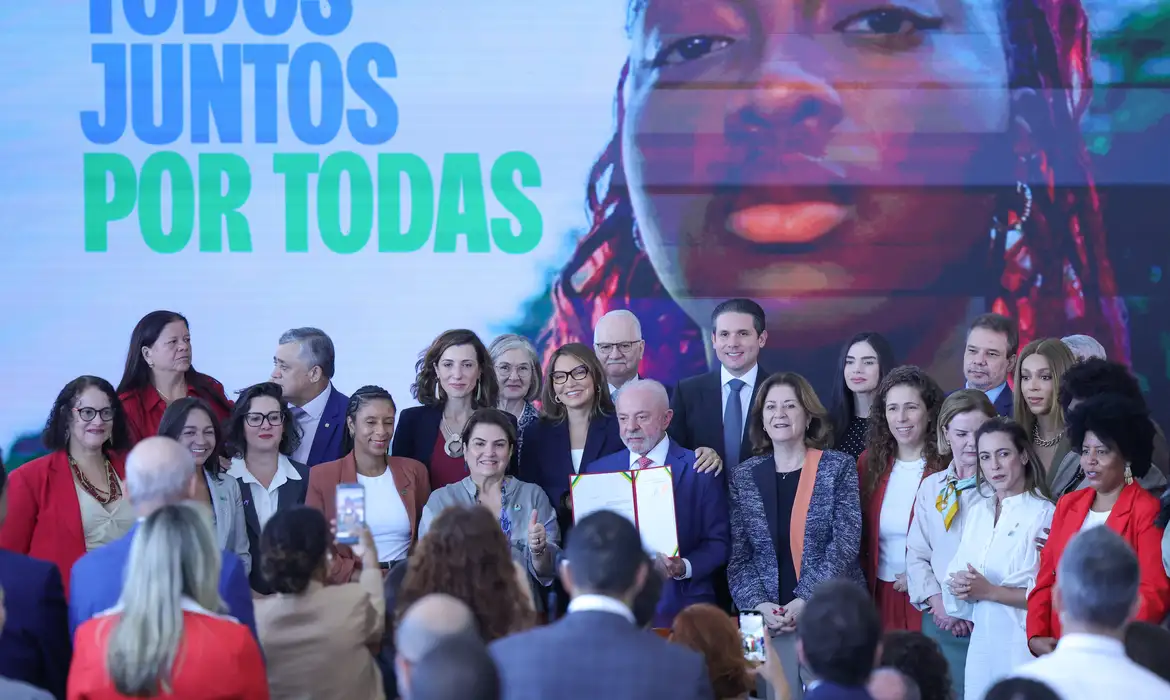 Novas medidas do governo reforçam proteção das mulheres na internet