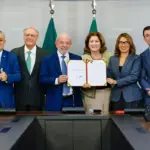 Lula assina MP e acaba com ‘taxa das blusinhas’ para compras internacionais de até 50 dólares 