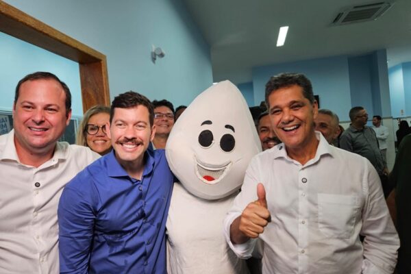 Ricardo Ferraço e Arnaldinho Borgo inauguram mais uma Unidade Básica de Saúde em Vila Velha