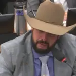 Deputado machão chora ao vivo em sessão da Câmara Federal