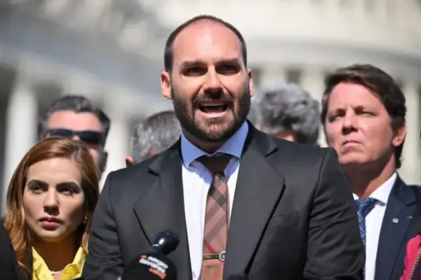 EDUARDO BOLSONARO É CONDENADO POR COAGIR O STF