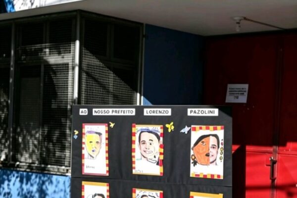 Candidato a governador, Pazolini é acusado de usar escola pública de Vitória para fazer culto a sua personalidade