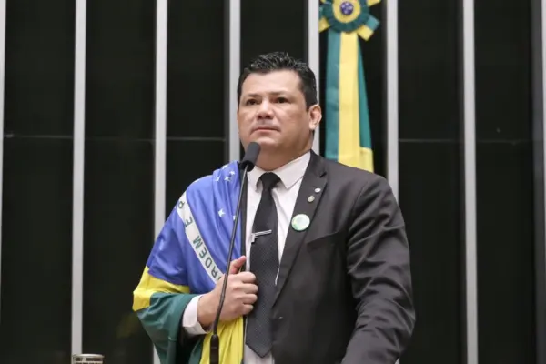 Governo Lula descumpre decisão do STF e paga emendas de R$ 490 mil a ONGs ligadas a parentes de assessores de Gilvan da Federal