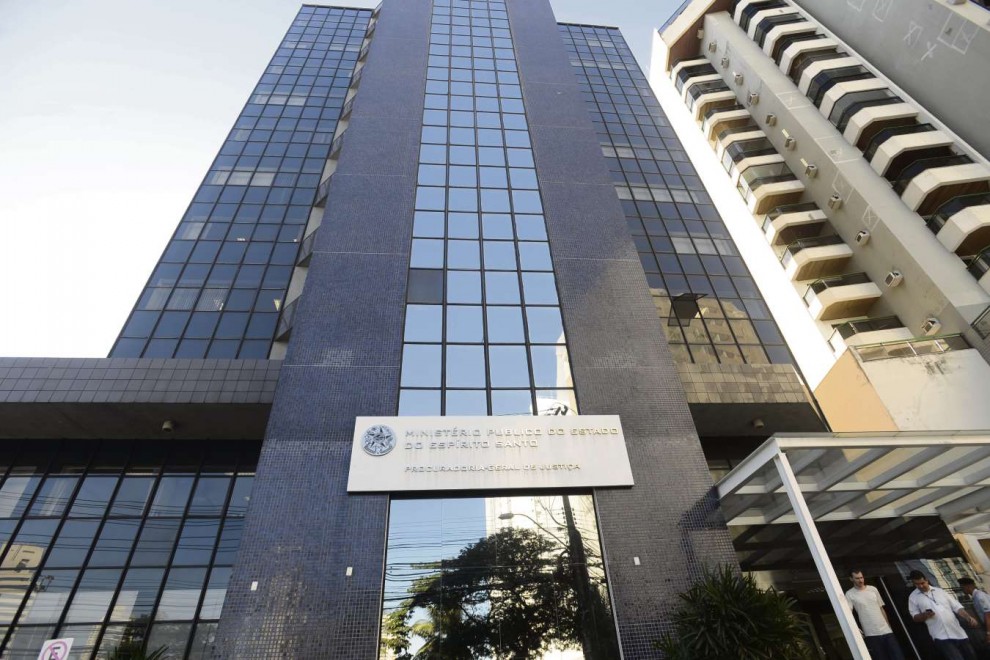 Candidatas a promotoras de Justiça chegam atrasadas, descumprem edital e mesmo assim ganham liminar para prosseguir no concurso
