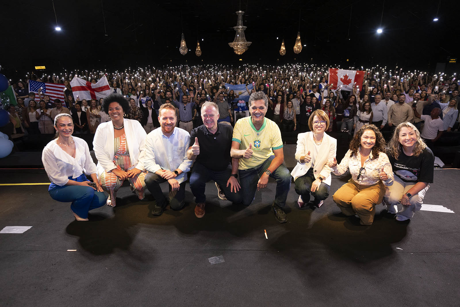Emoção marca anúncio do destino dos 500 capixabas selecionados para estudar de graça nos EUA, Canadá, Argentina, Inglaterra e República da Irlanda