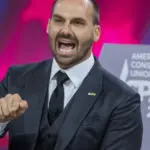 Eduardo Bolsonaro sugere troca do Pix por sistema americano Zelle e é chamado de vassalo de Trump