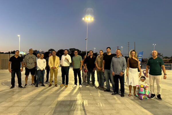 Vereador bolsonarista faz visita técnica a obra do Canal de Camburi ao lado de lideranças empresariais, religiosas e comunitárias