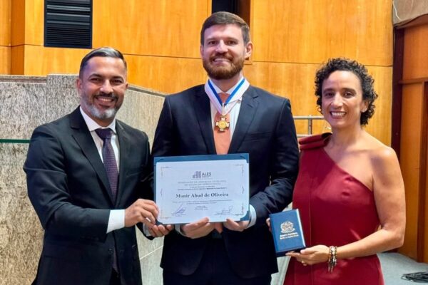 Munir Abud é homenageado pela Assembleia Legislativa com a ‘Comenda Agesandro da Costa Pereira’