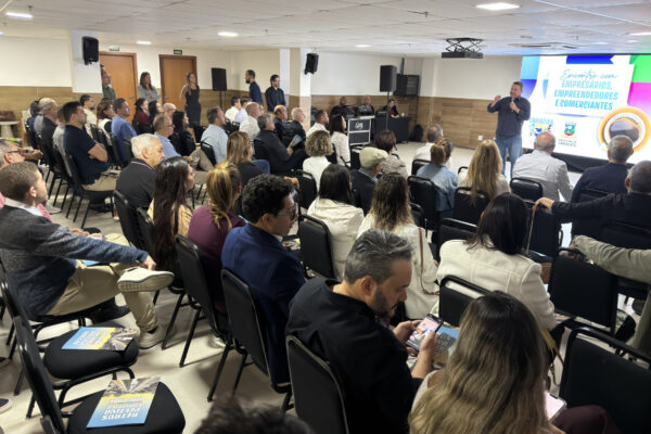 PREFEITO MAIS BEM AVALIADO DA GRANDE VITÓRIA, EUCLERIO SAMPAIO TEM 87,5% DE APROVAÇÃO e A MAIOR TAXA DE TRANSFERÊNCIA DE VOTOS