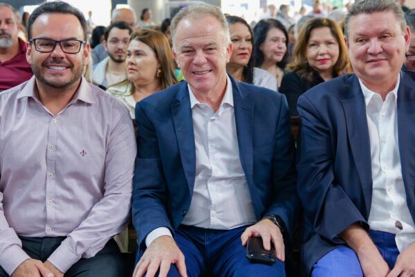 PESQUISA QUAEST: Liderança absoluta de Renato Casagrande para o Senado
