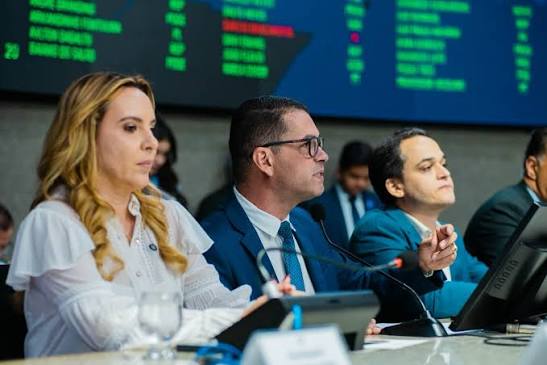 Anderson Goggi desafia ‘sargentona’ Cris Samorini, arquiva pedido de cassação de vereador do PT e pede desculpas por xingar no Plenário da Câmara de Vereadores